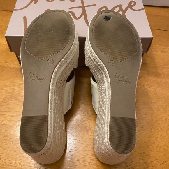 Crown Vintage Cream Wedge Heels- size 11M … 4.5 inch heel and 2 inch platform - Picture 8 of 8